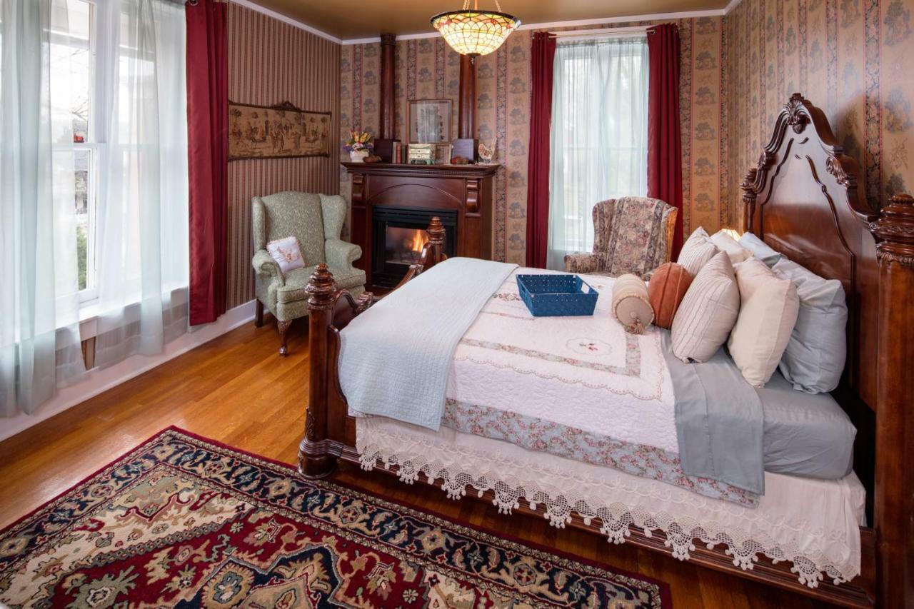 مبيت وإفطار غالينا The Steamboat House المظهر الخارجي الصورة